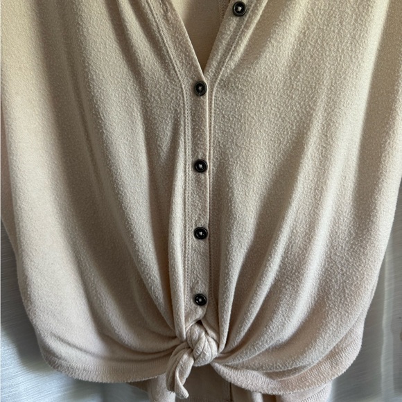 Abercrombie and Fitch Cream Button Down - Picture 4 of 4